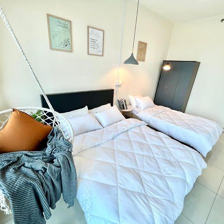 A 1-4 Pax Cozy Studio Tv Box Pool 100Mps Wifi 3 Bed Trefoil Setia Alam Buitenkant foto