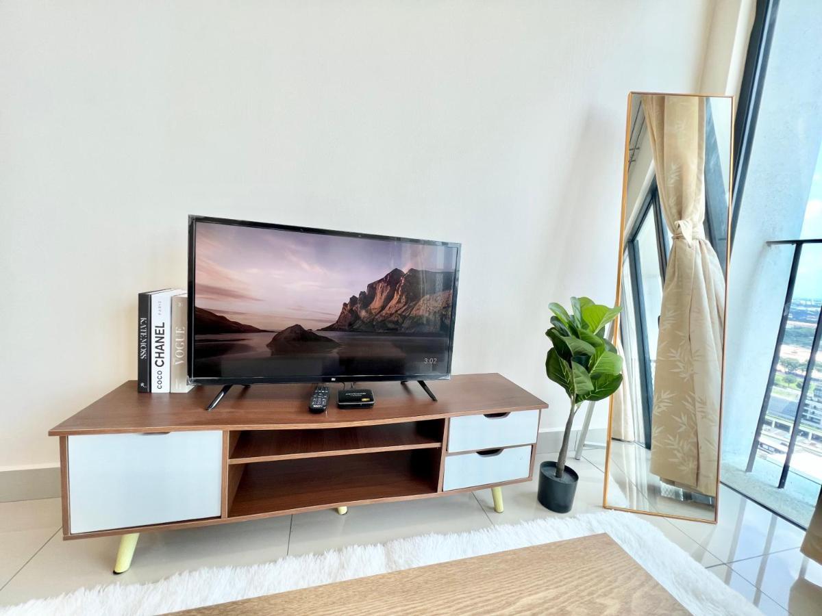 A 1-4 Pax Cozy Studio Tv Box Pool 100Mps Wifi 3 Bed Trefoil Setia Alam Buitenkant foto