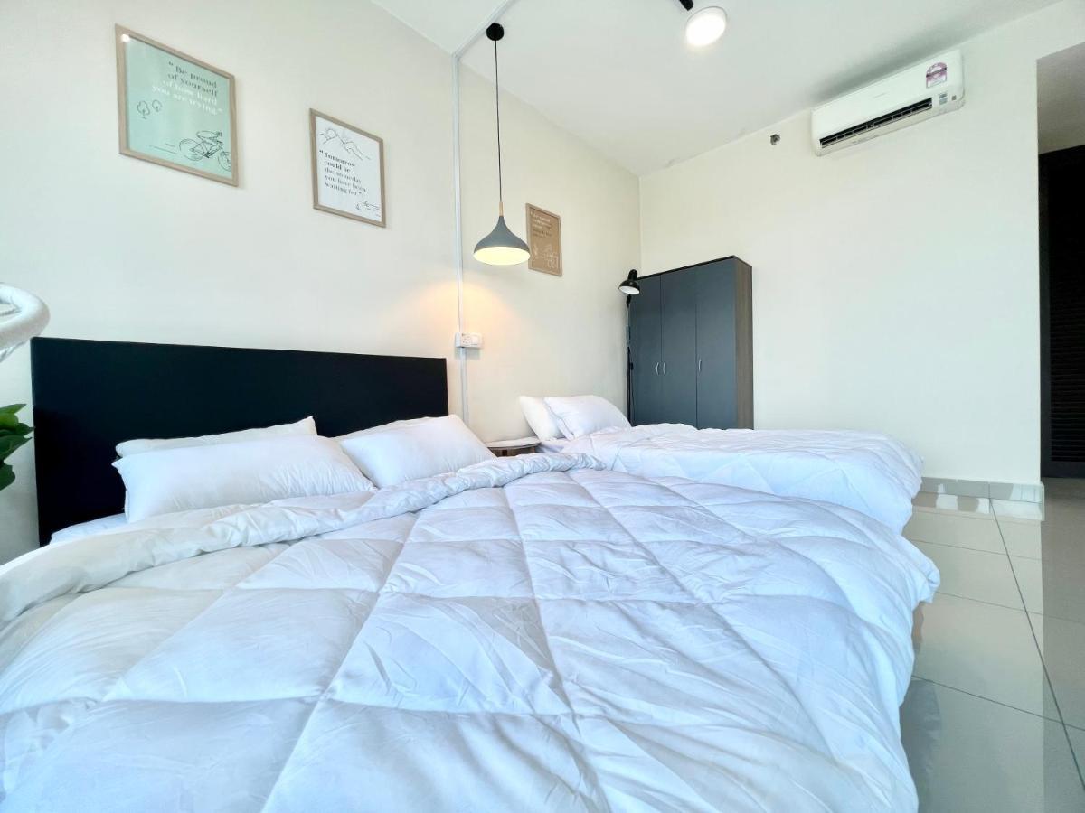 A 1-4 Pax Cozy Studio Tv Box Pool 100Mps Wifi 3 Bed Trefoil Setia Alam Buitenkant foto