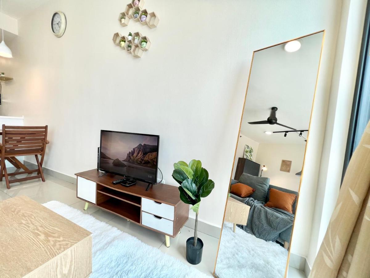 A 1-4 Pax Cozy Studio Tv Box Pool 100Mps Wifi 3 Bed Trefoil Setia Alam Buitenkant foto