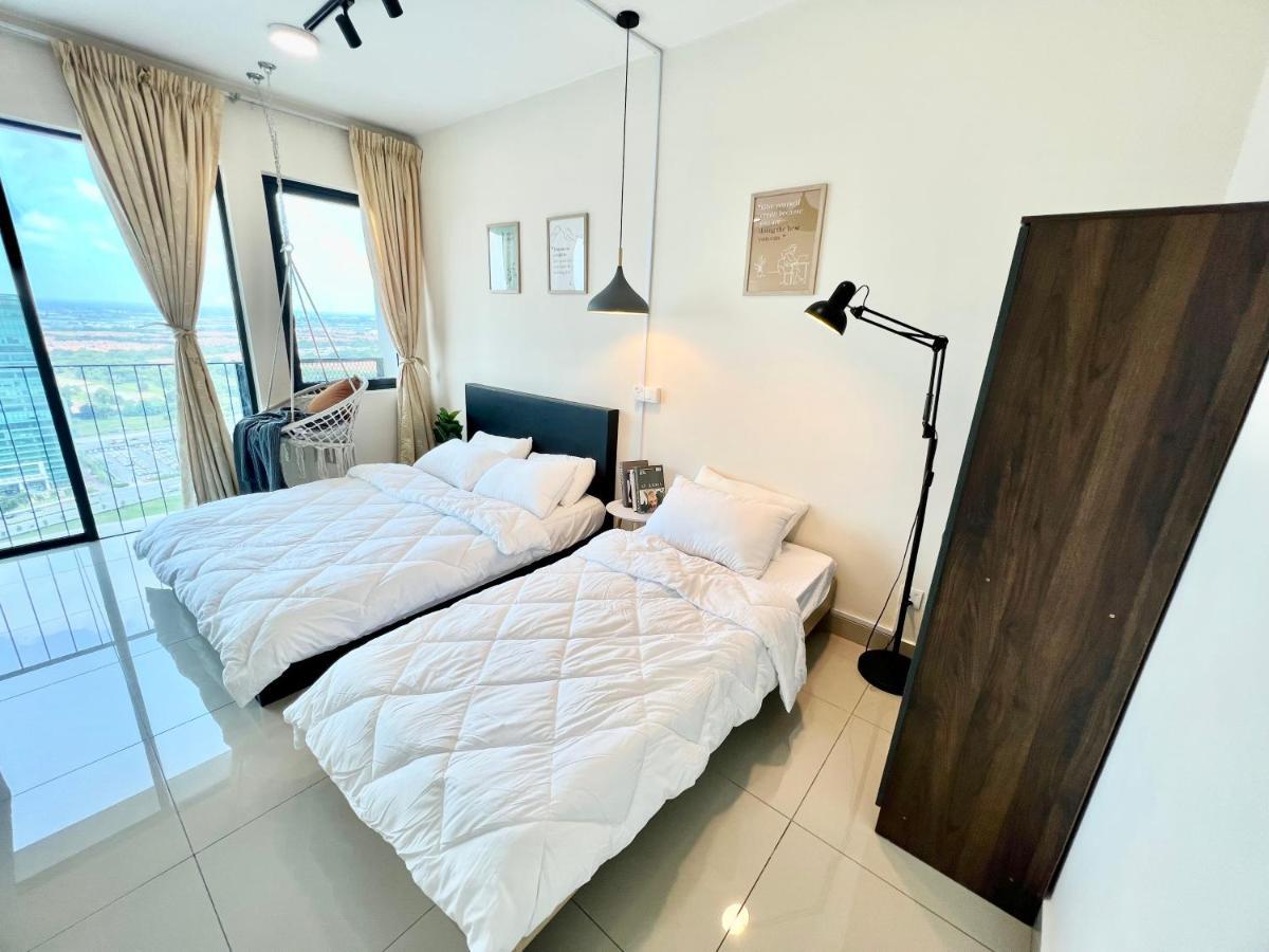 A 1-4 Pax Cozy Studio Tv Box Pool 100Mps Wifi 3 Bed Trefoil Setia Alam Buitenkant foto