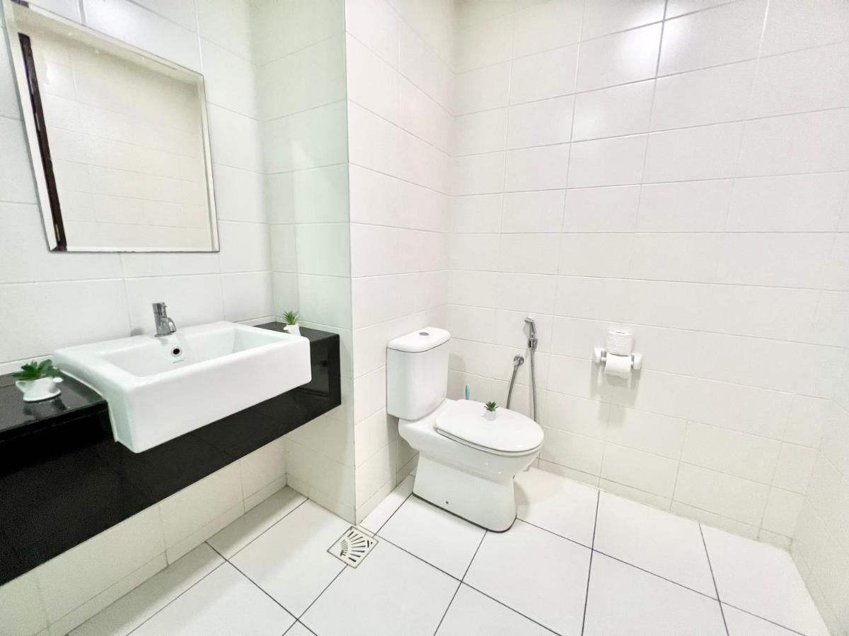 A 1-4 Pax Cozy Studio Tv Box Pool 100Mps Wifi 3 Bed Trefoil Setia Alam Buitenkant foto
